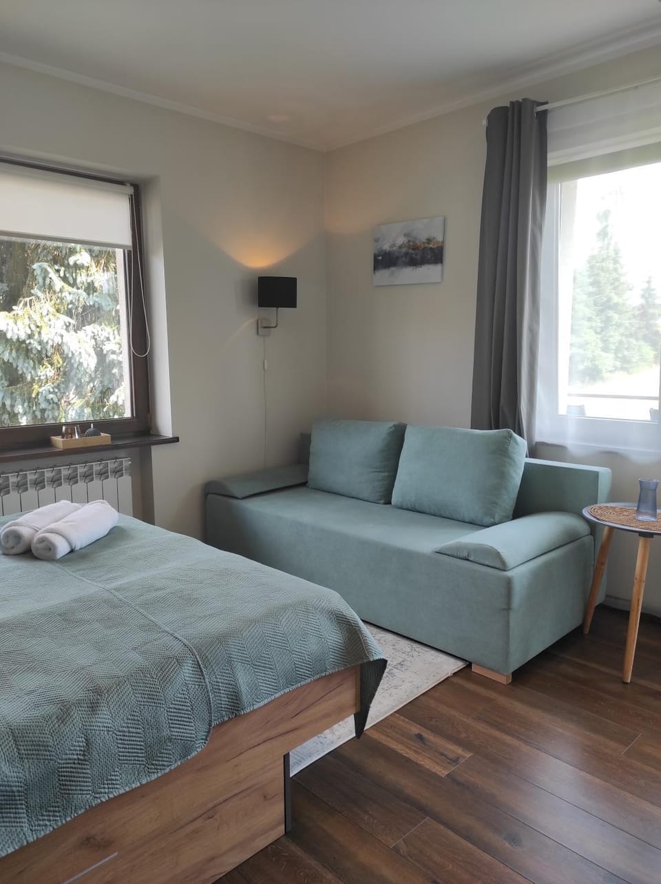 Bed, Photo of the whole room, Seating area, Bedroom