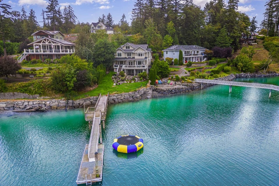 Raft Island Retreat House in Puget Sound