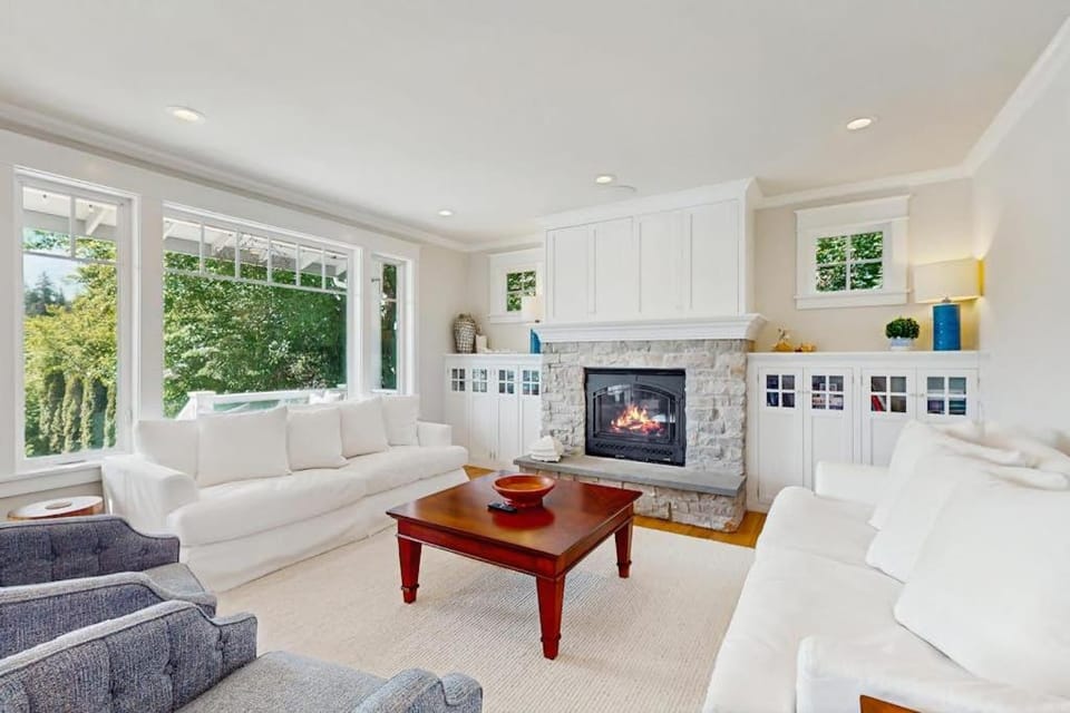 Raft Island Retreat House in Puget Sound