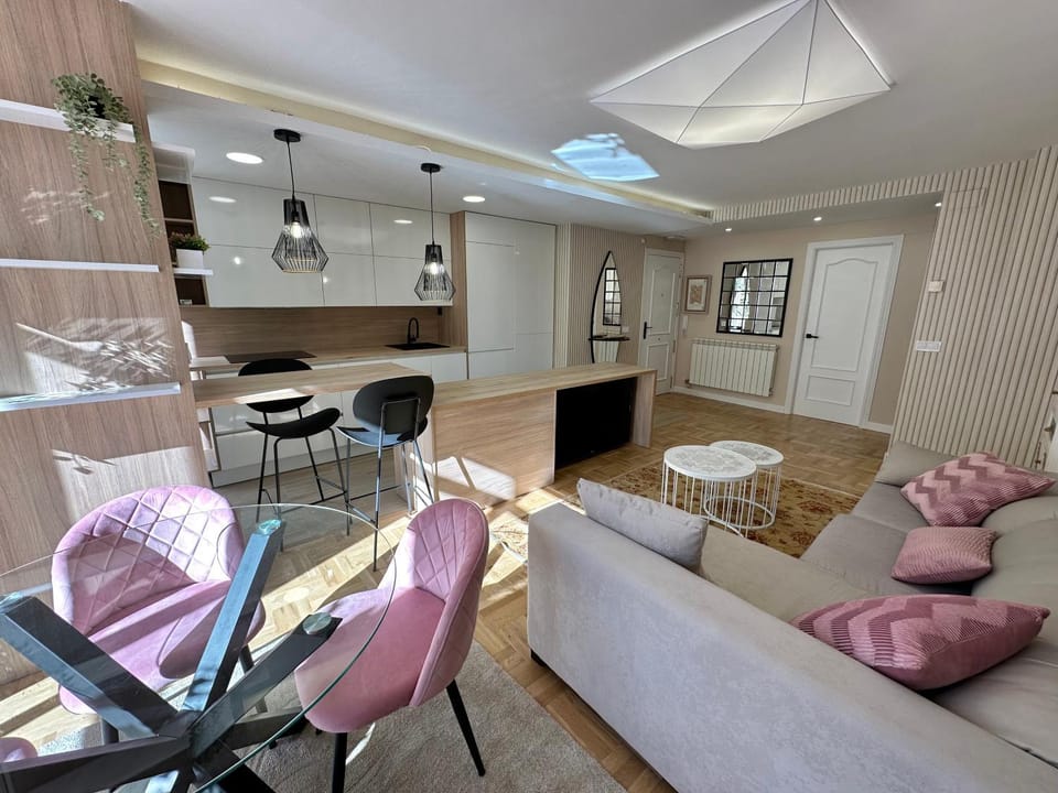 TV and multimedia, Kitchen or kitchenette, Living room, Dining area