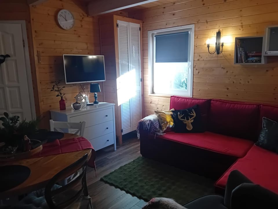 Black&White-Cherry Nature lodge in West Pomeranian Voivodeship, Poland