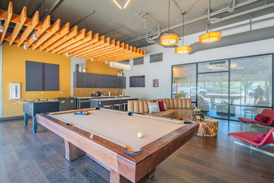 Fancy 1BD - DT PHX - Parkin, Gym, Pool - Sleeps 6 Apartment in Phoenix