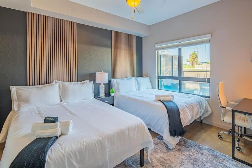 Homey 1BD - DT PHX - Parking, Gym, Pool - Sleeps 6 Apartment in Phoenix