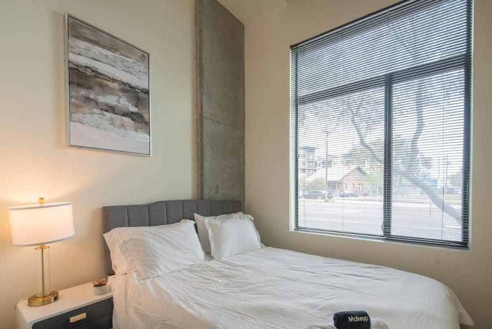 Cozy 2BD - Central DT - Gym, Pool, Parking - Sleep 8 Apartment in Phoenix