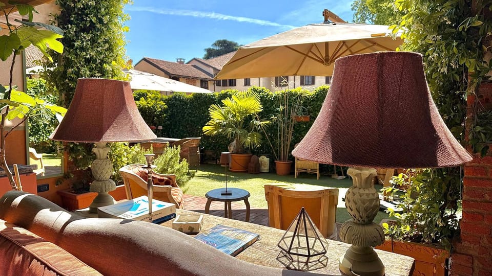 Appartamento con giardino privato e sauna Apartment in Milan