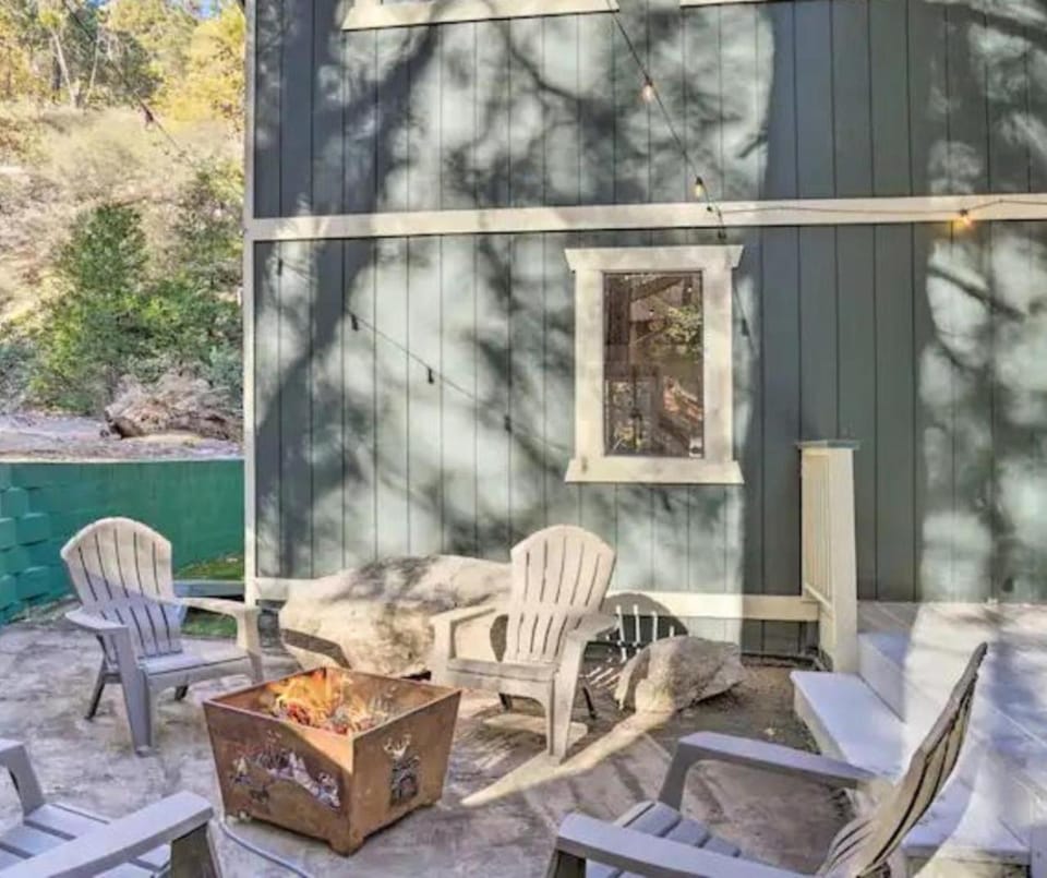 Cocos Cottage Getaway Running Springs House in Running Springs