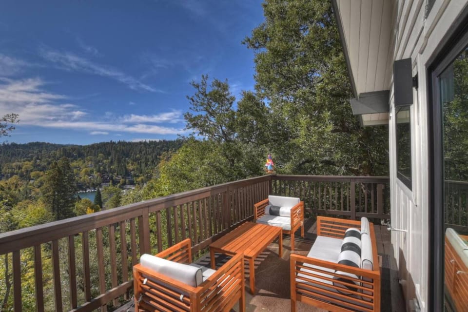 North Bay Chalet Views House in Lake Arrowhead