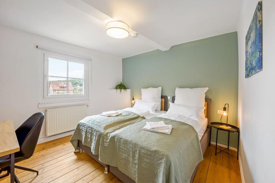 Bed, Photo of the whole room, Bedroom, towels