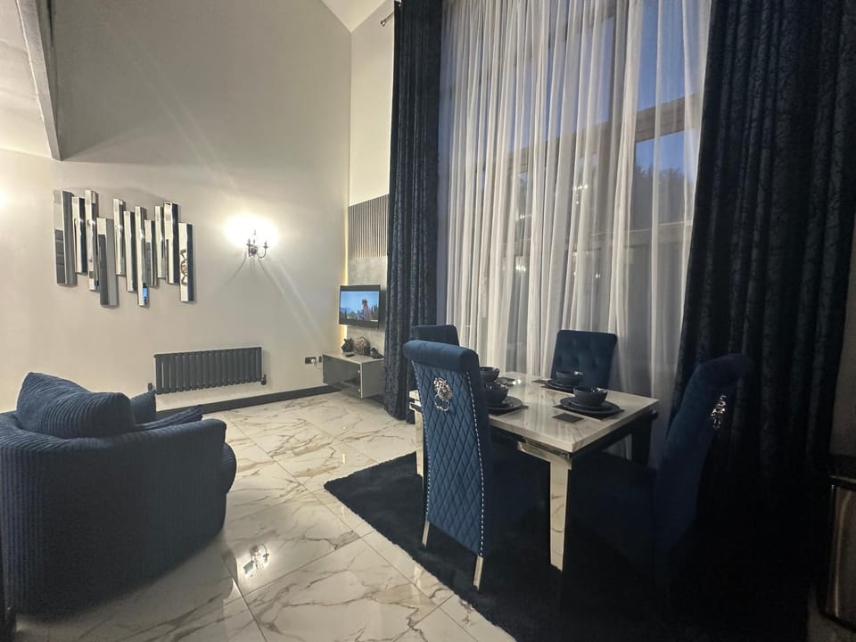 TV and multimedia, Living room, Seating area