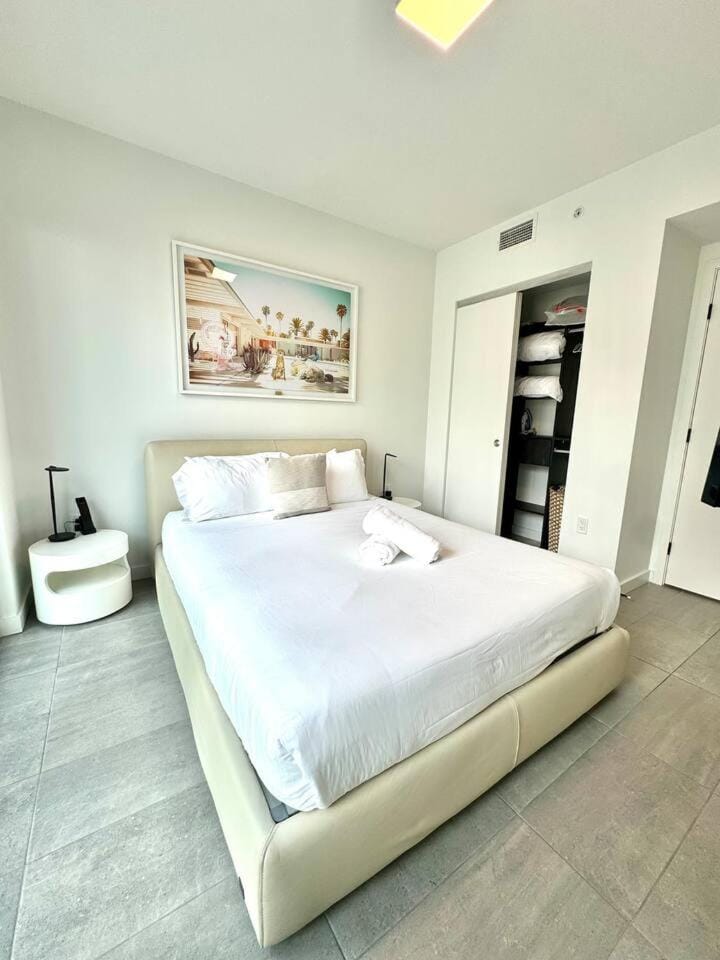 2 bedrooms Design Condo Downtown Miami Pool and Gym House in Miami