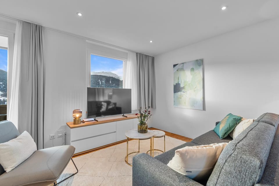 Perfekte Aussicht mit Poolbereich in Skiregion Apartment in Canton of Grisons