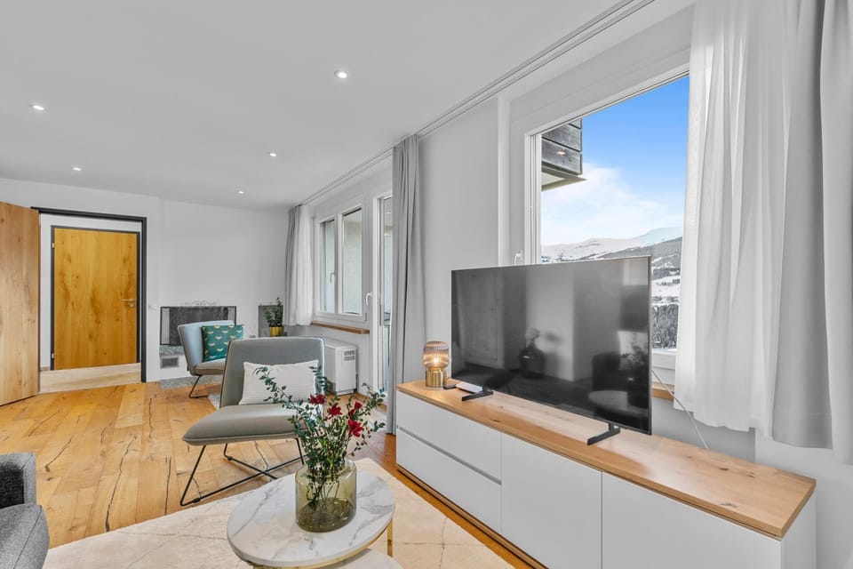 Perfekte Aussicht mit Poolbereich in Skiregion Apartment in Canton of Grisons