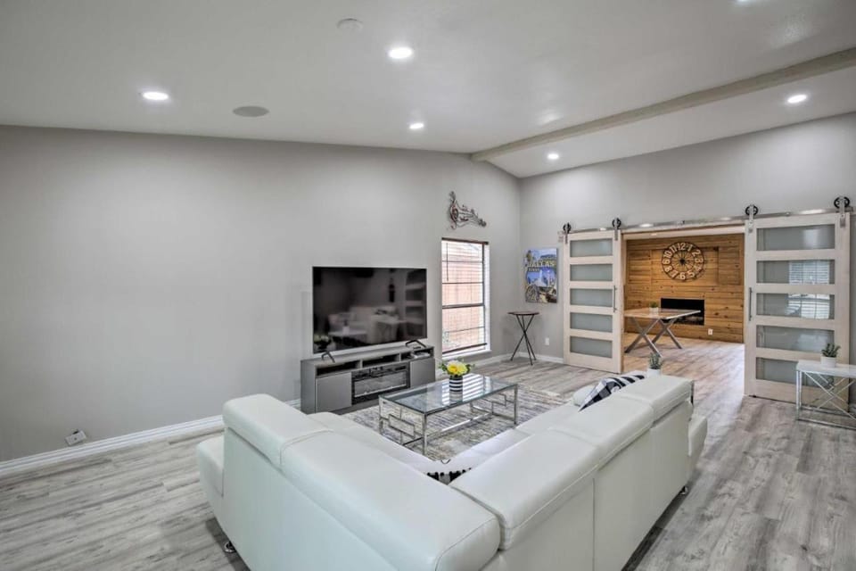 Communal lounge/ TV room, TV and multimedia