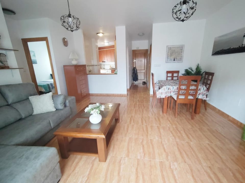 LA8 2 bedroom top floor sunny apartment close to beach Apartment in Los Alcázares