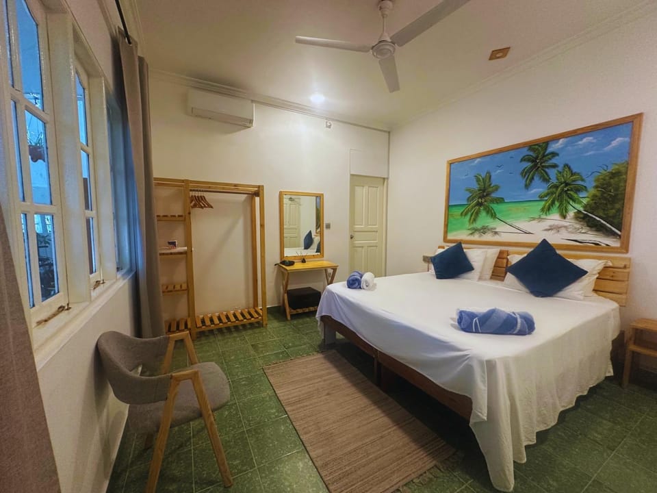 Bed, Photo of the whole room, Bedroom, towels, air conditioner