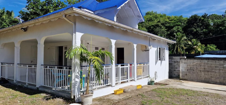 hébergement Les Abymes House in Le Gosier