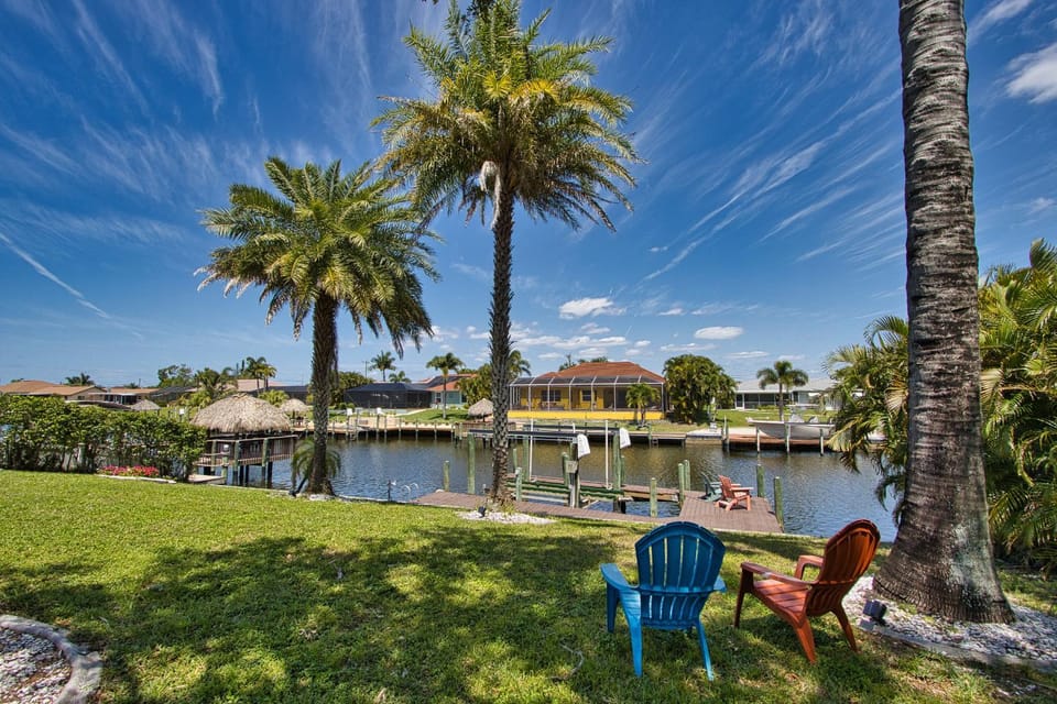 Charming Waterfront Vacation Rental with Fabulous Views and Easy Access to the Caloosahatchee River House in Cape Coral