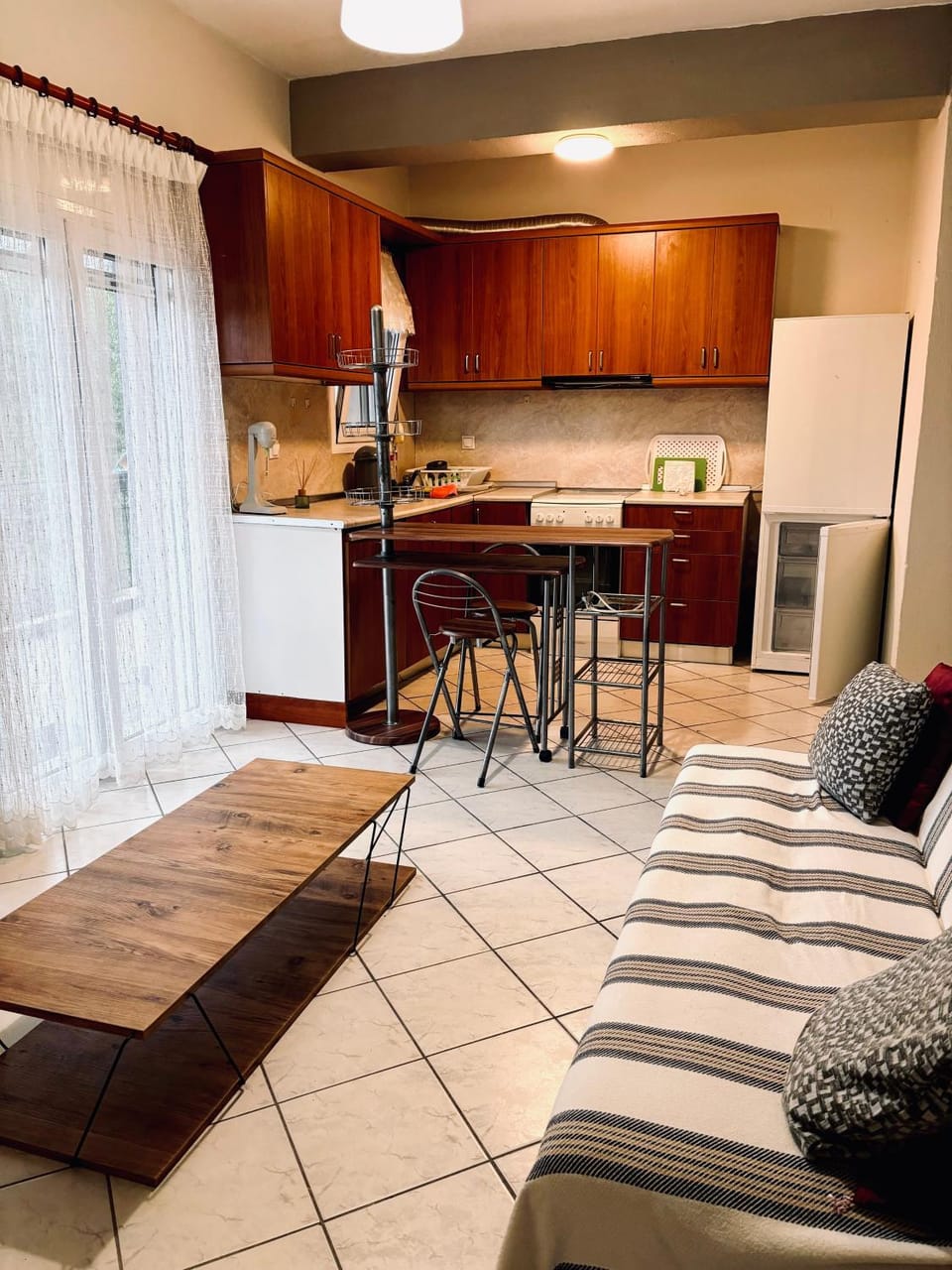 Kitchen or kitchenette, Seating area