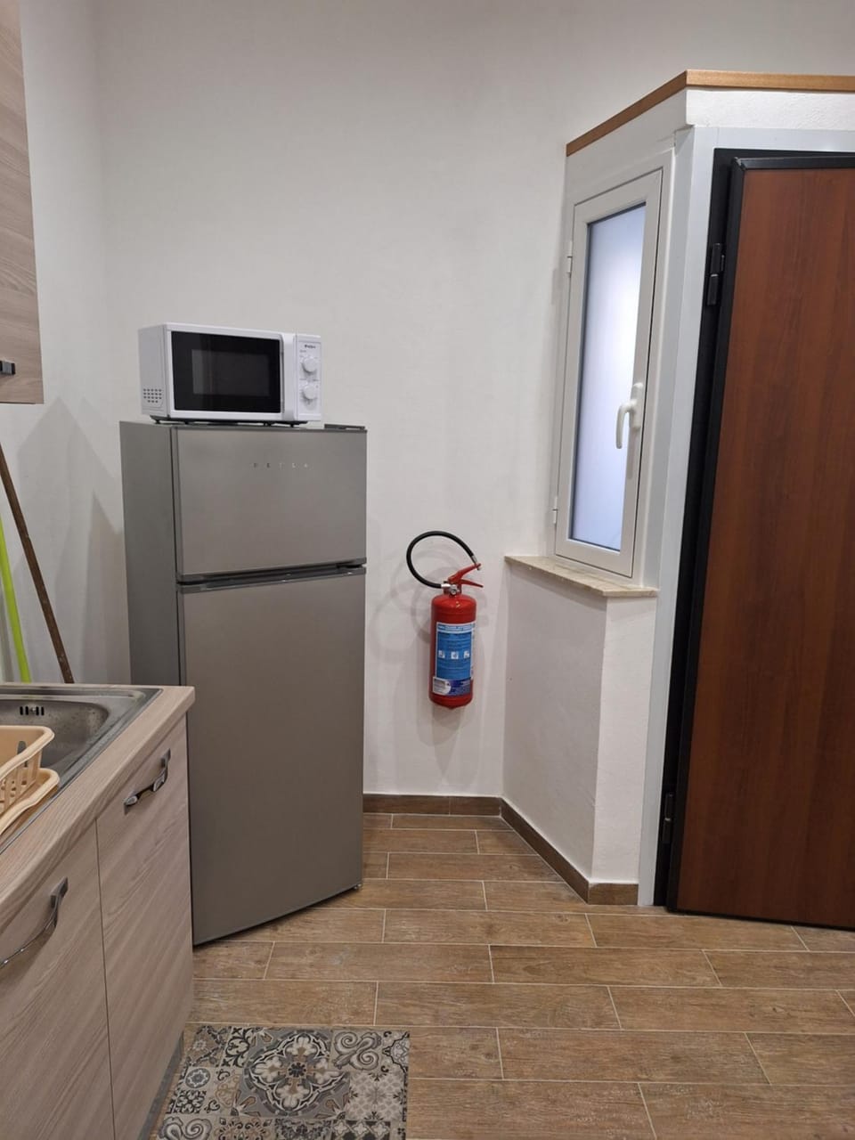 Kitchen or kitchenette