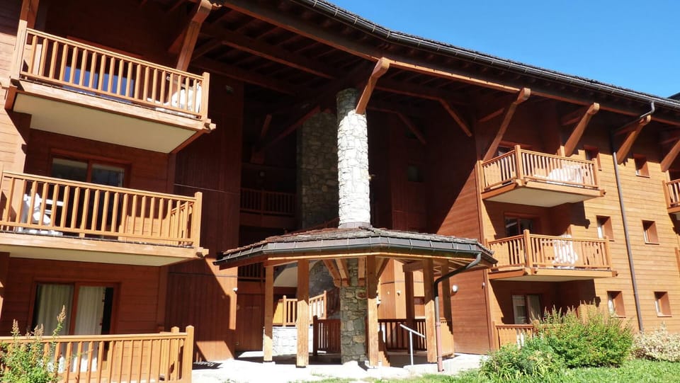 Résidence Saint Bernard - Appartement de charme pour 6 personnes, dans une résidence skis aux pieds avec accès piscine et parking privé dans le village du MAE-8971 Apartment in Landry