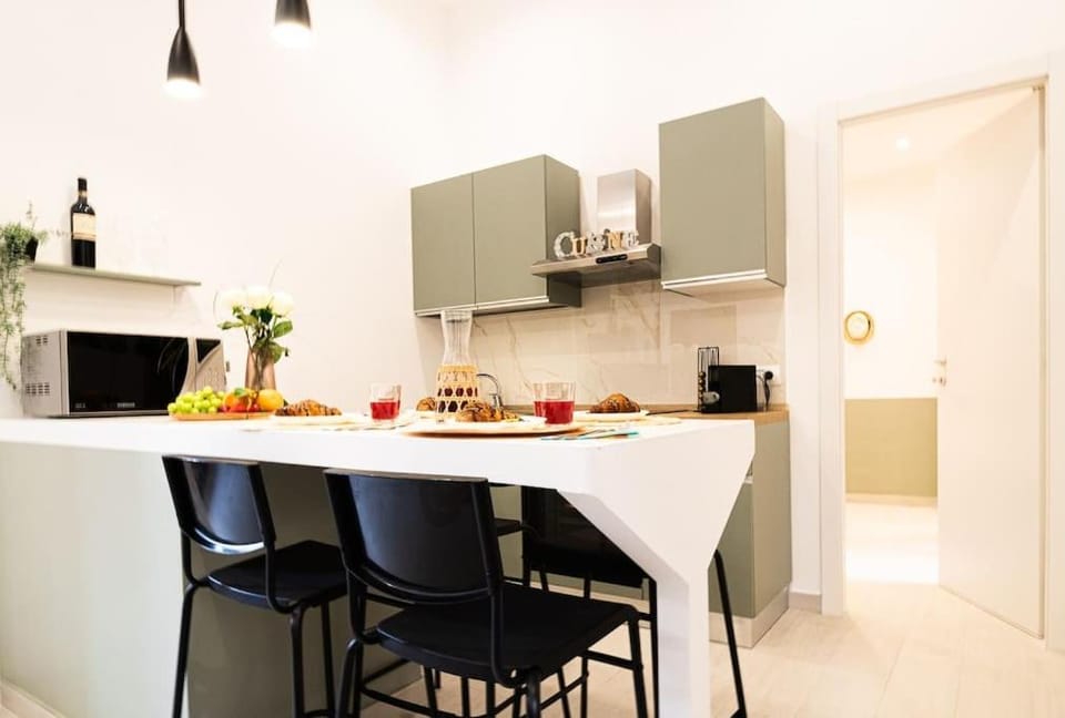 Como - Swiss border modern apt - AC & WiFi Apartment in Como