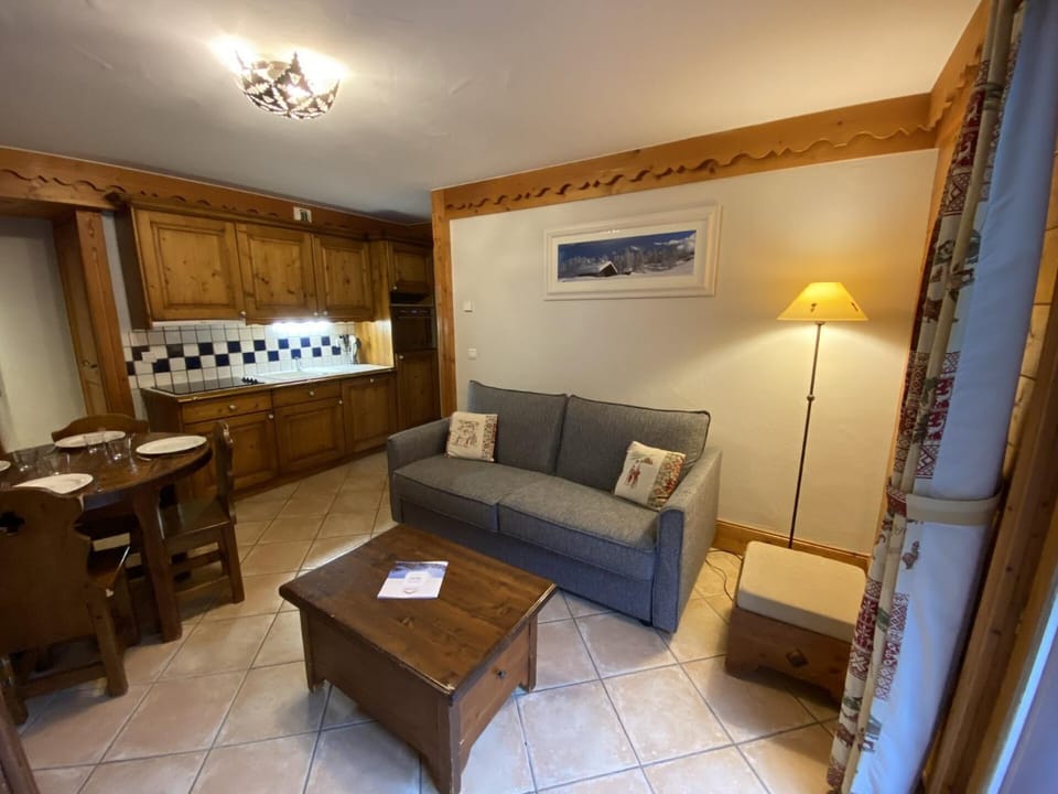 Résidence Fermes De Meribel Bat B - Appartement 2 pièces 4 personnes à Méribel Village aux pieds des pistes et accès à la piscine chauffée MAE-8991 Apartment in Les Allues