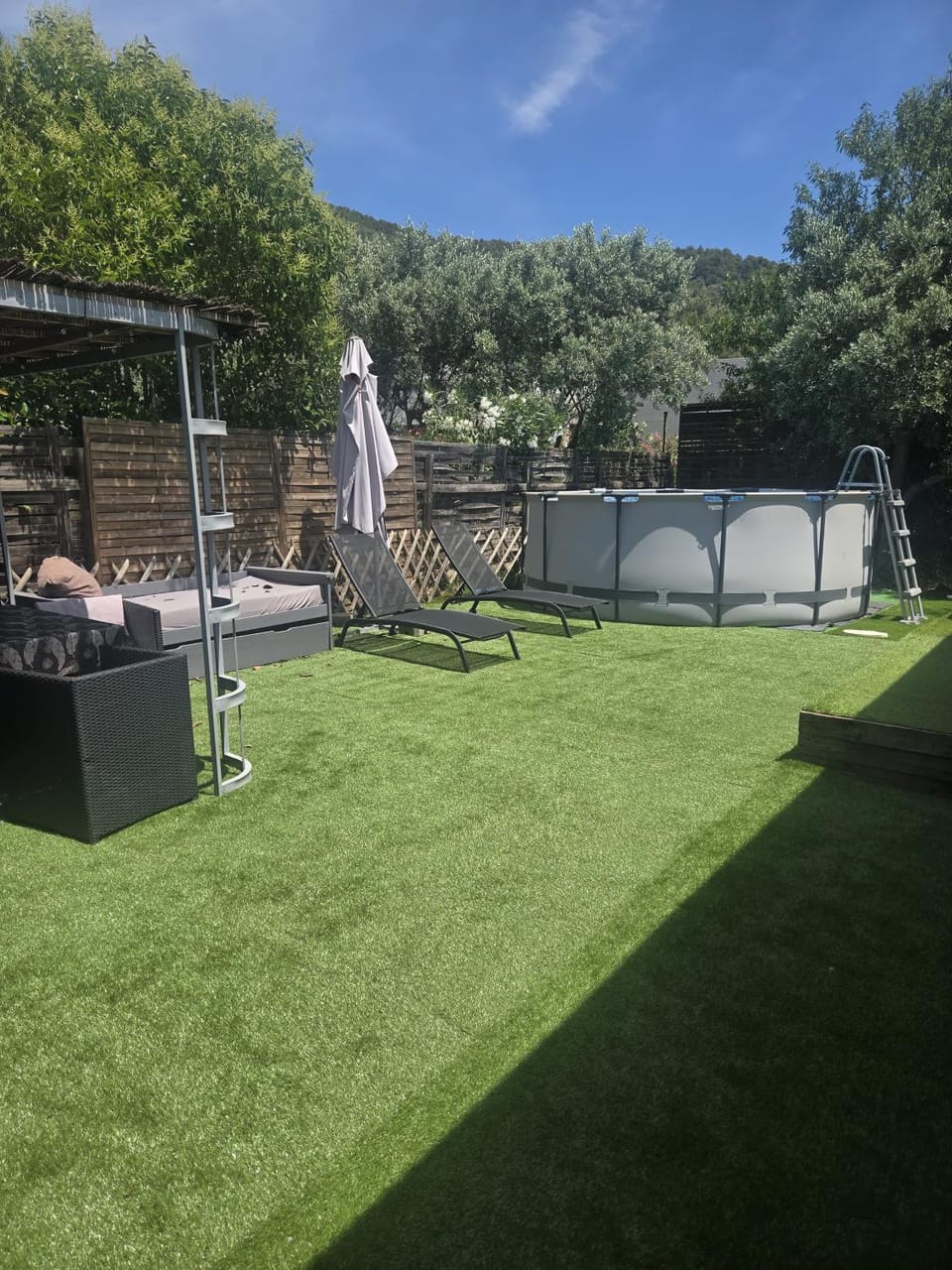 Charmant Mobil home avec piscine privative Chalet in Gémenos