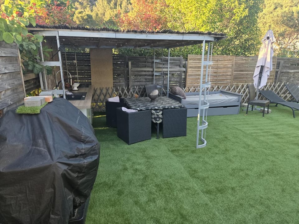 Charmant Mobil home avec piscine privative Chalet in Gémenos