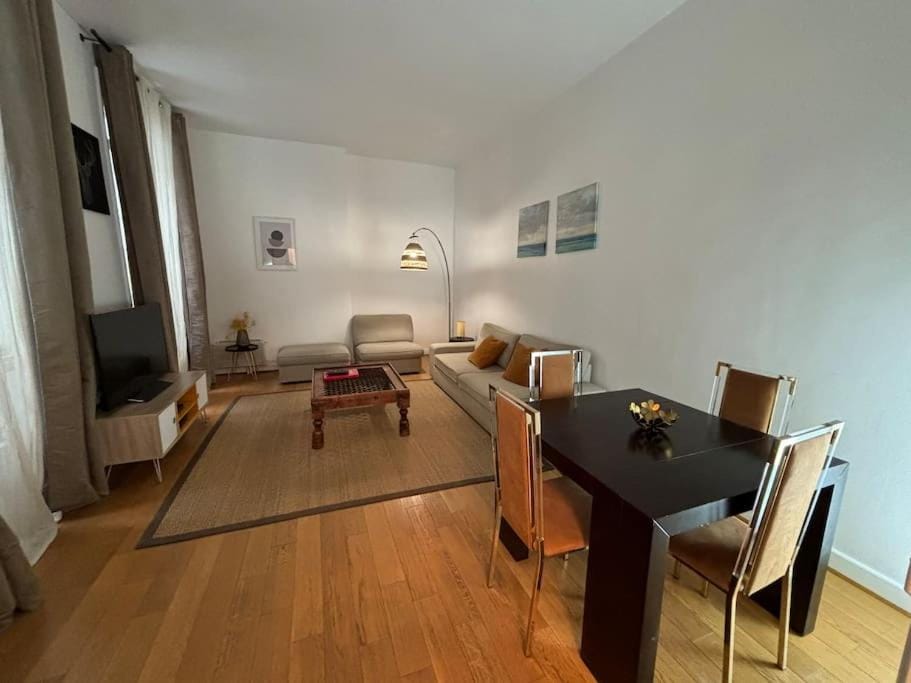 Chic Champs Elysées - air conditioning Apartment in Paris