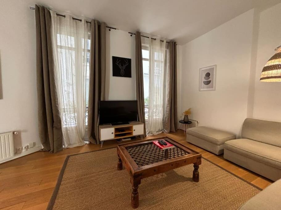 Chic Champs Elysées - air conditioning Apartment in Paris