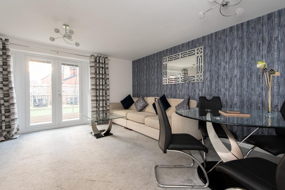 Seating area, Dining area