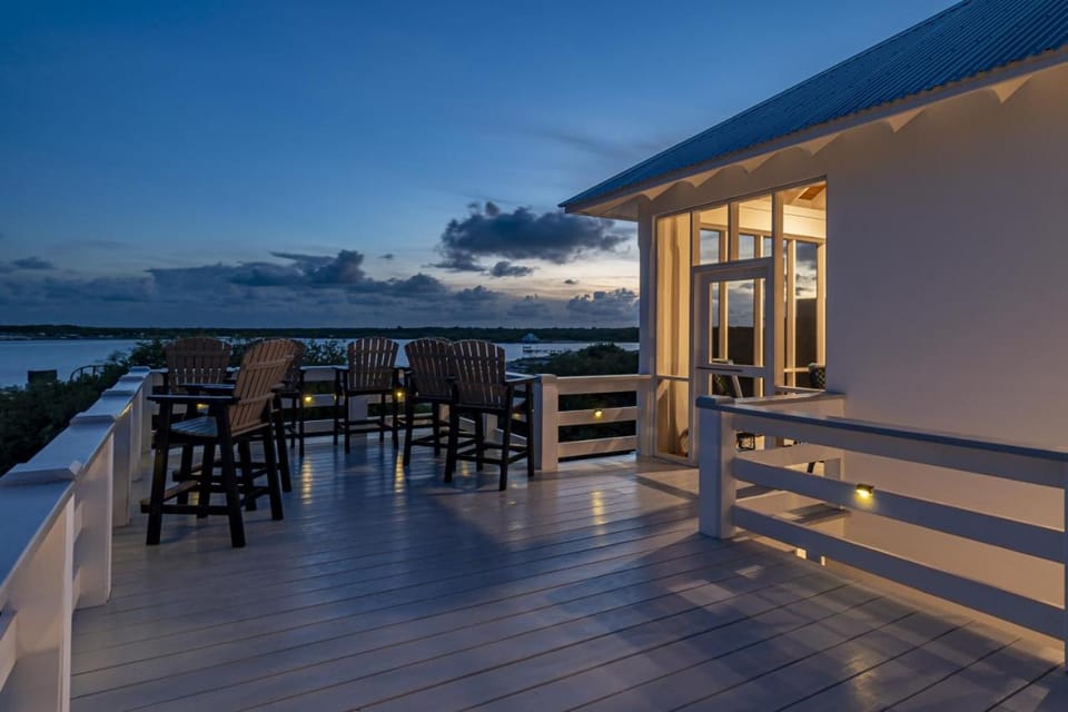 La Dolce Vida and Mistico Beach Club plus Boat Shuttle Villa in San Pedro