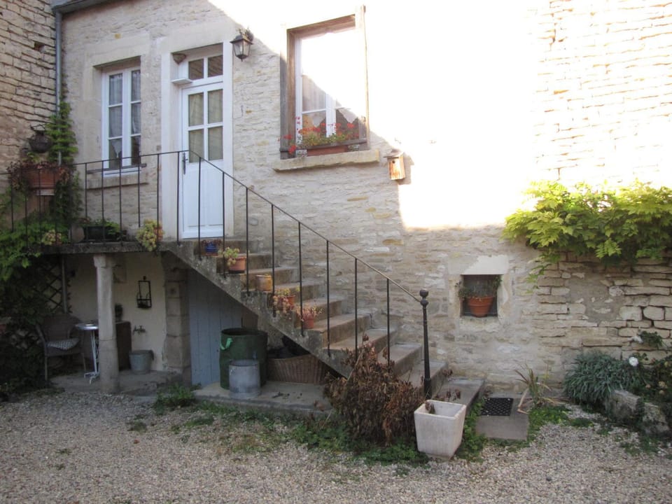 Les Moinillons Piscine toute l'année mini 30 degrés l'hiver House in Bourgogne-Franche-Comté