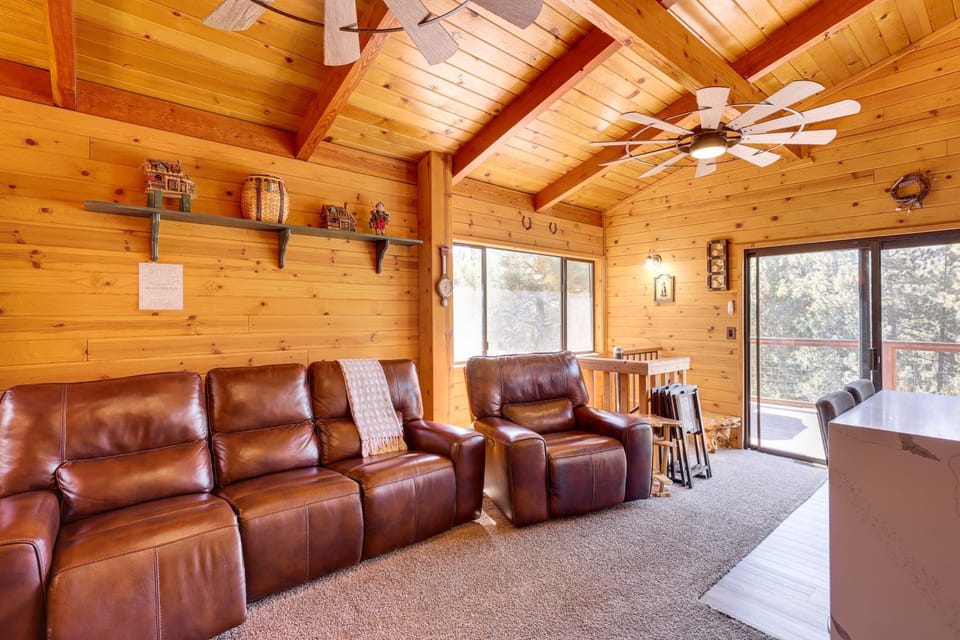 1 Mi to Skiing: Mtn-View Cabin in Big Bear Lake Cabin in Big Bear