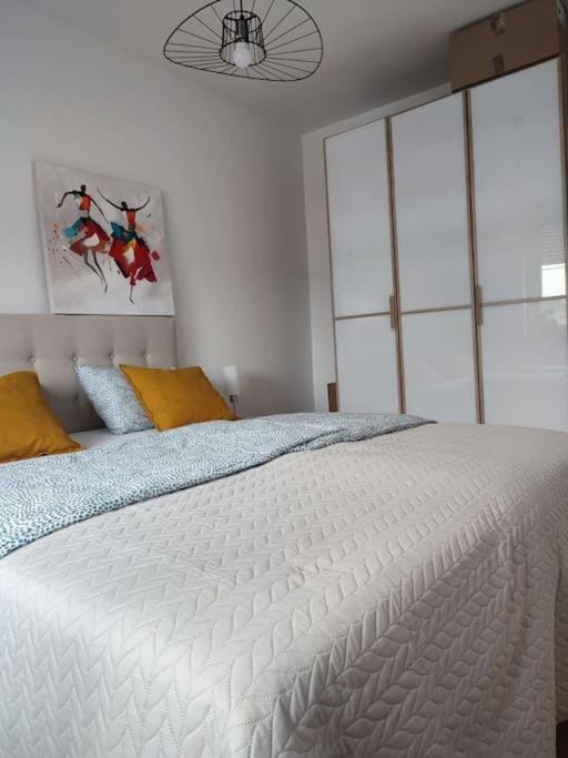 Bedroom, wardrobe