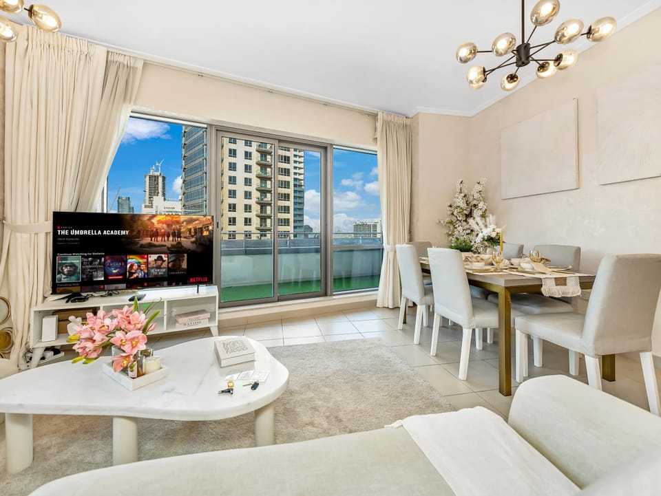 TV and multimedia, View (from property/room), Living room, Seating area, Dining area
