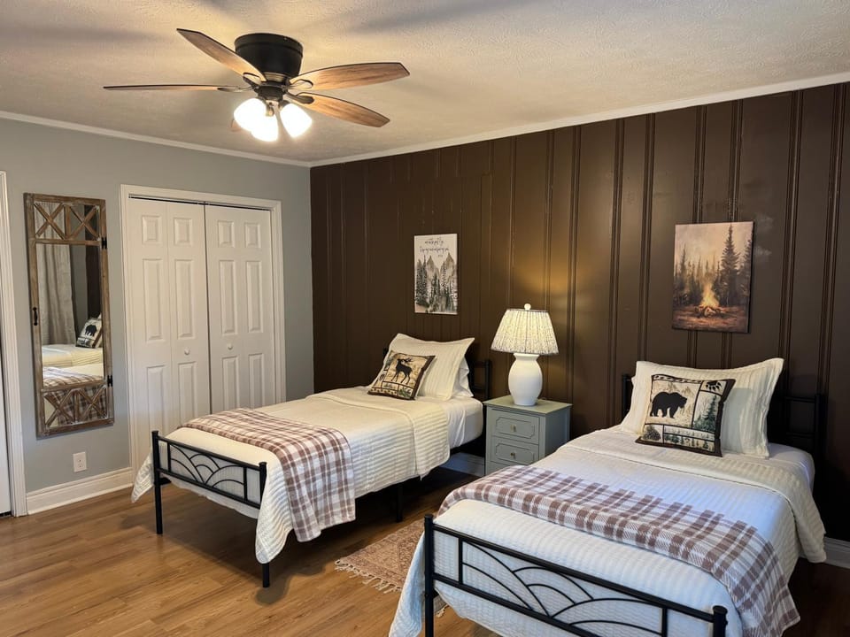 Bed, Bedroom