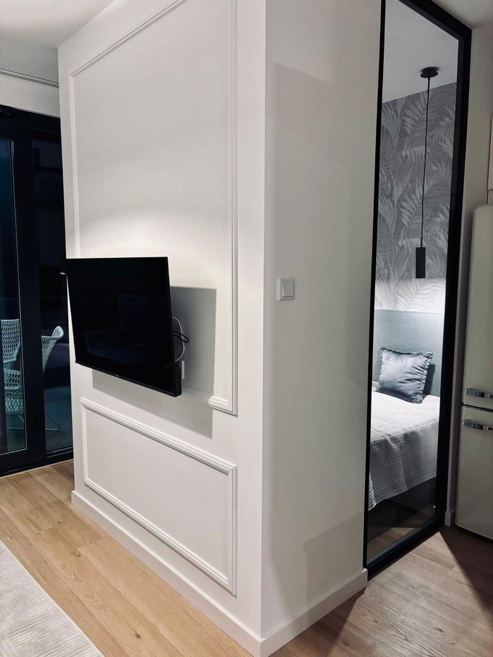 TV and multimedia, Photo of the whole room