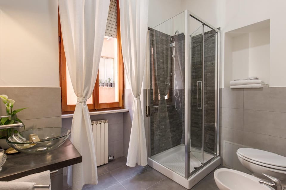 Shower, Toilet, Bathroom, Other, bidet, towels