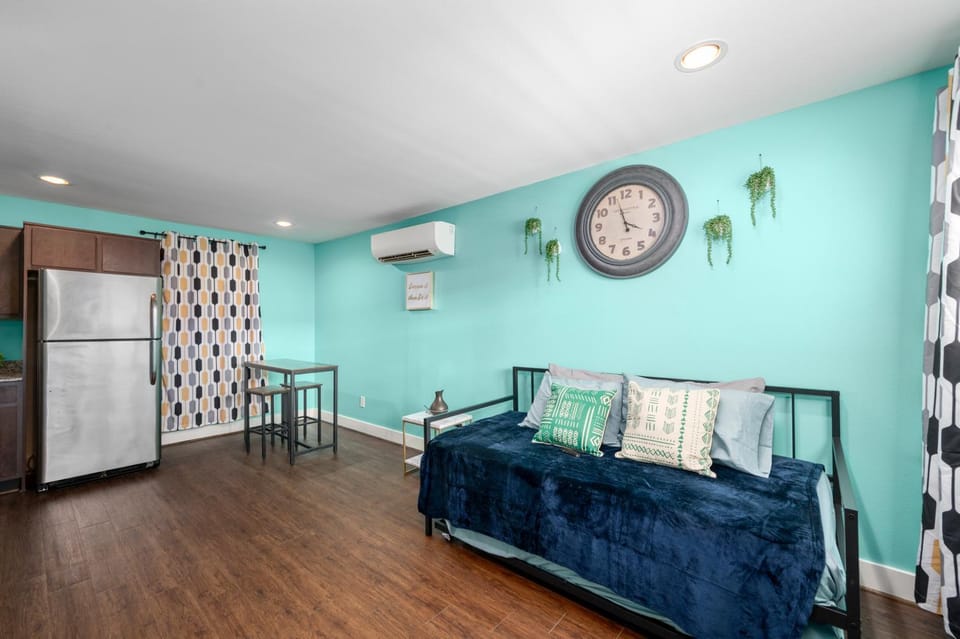 Sleek 1BR Apt with Free Park Near NRG, Med Center & UH Apartment in Houston