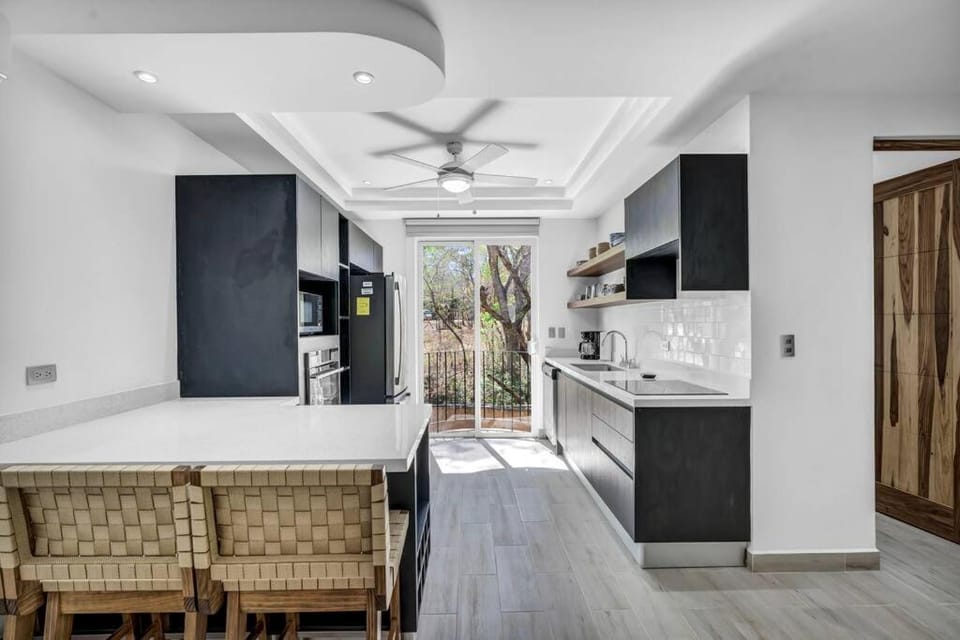 Gav4: New Condo in Location Walkable to Beach House in Tamarindo