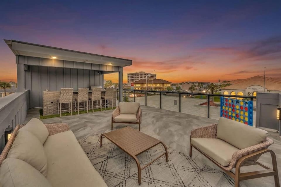 NEWLY BUILT SMV Oceanview Terrace House House in Jacksonville Beach
