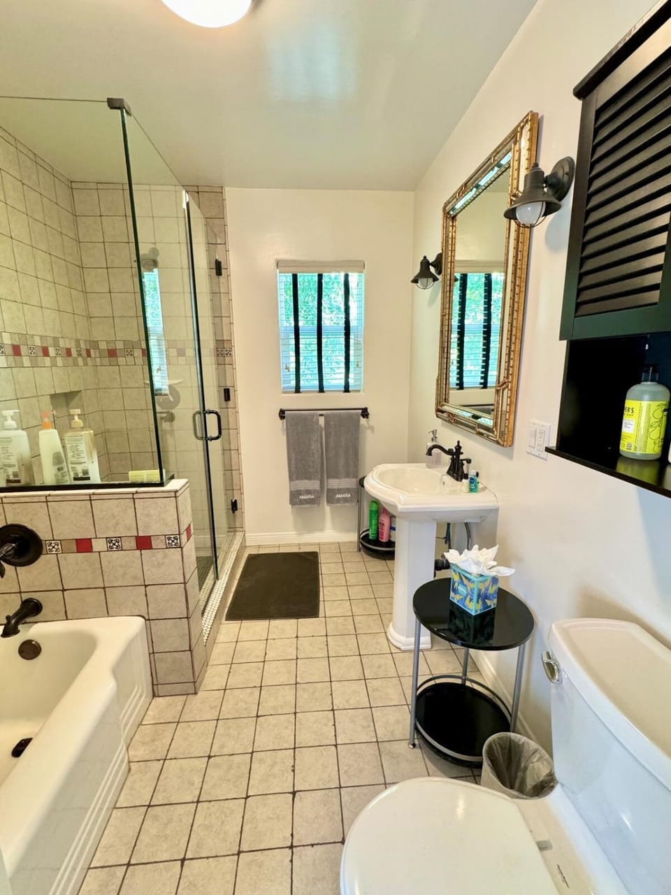 Prime West Los Angeles 4 Bedroom 2 Bathroom House House in Sawtelle Japantown