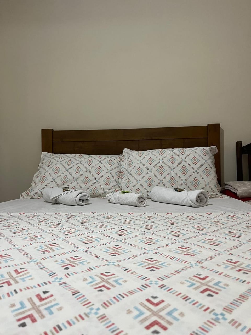 Bed, towels
