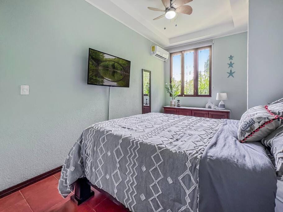 LSI1 Cozy 2 Bdrm Villa Central and Steps to Beach Apartment in Tamarindo