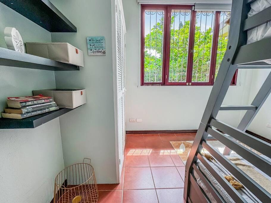 LSI1 Cozy 2 Bdrm Villa Central and Steps to Beach Apartment in Tamarindo