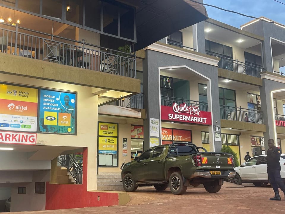 Restaurant/places to eat, Neighbourhood