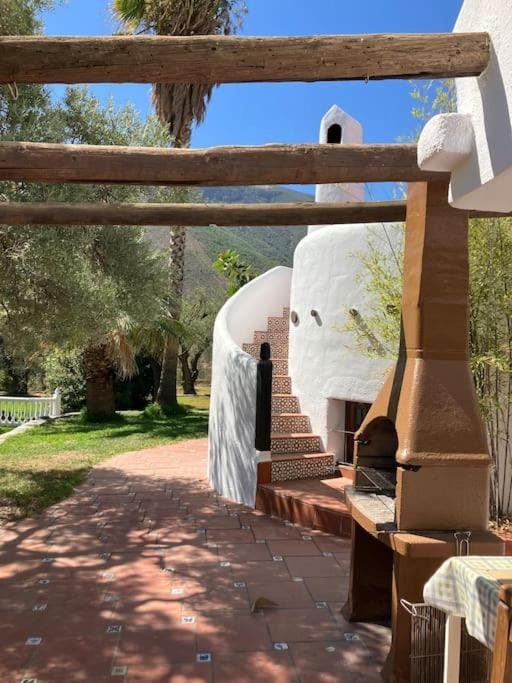 Cortijo Pago y Benisalte- a Stylish villa set within beautiful mountain views Villa in La Alpujarra