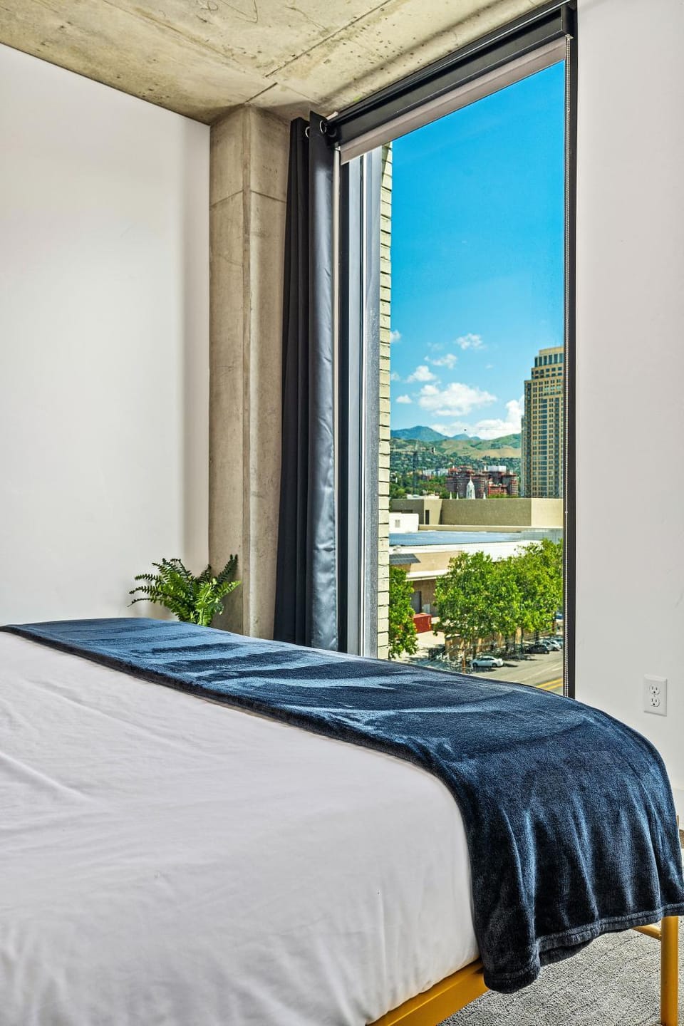 Exceptional 1BD BA-PoolHotTubGymParking- Downtown! Apartment in Salt Lake City