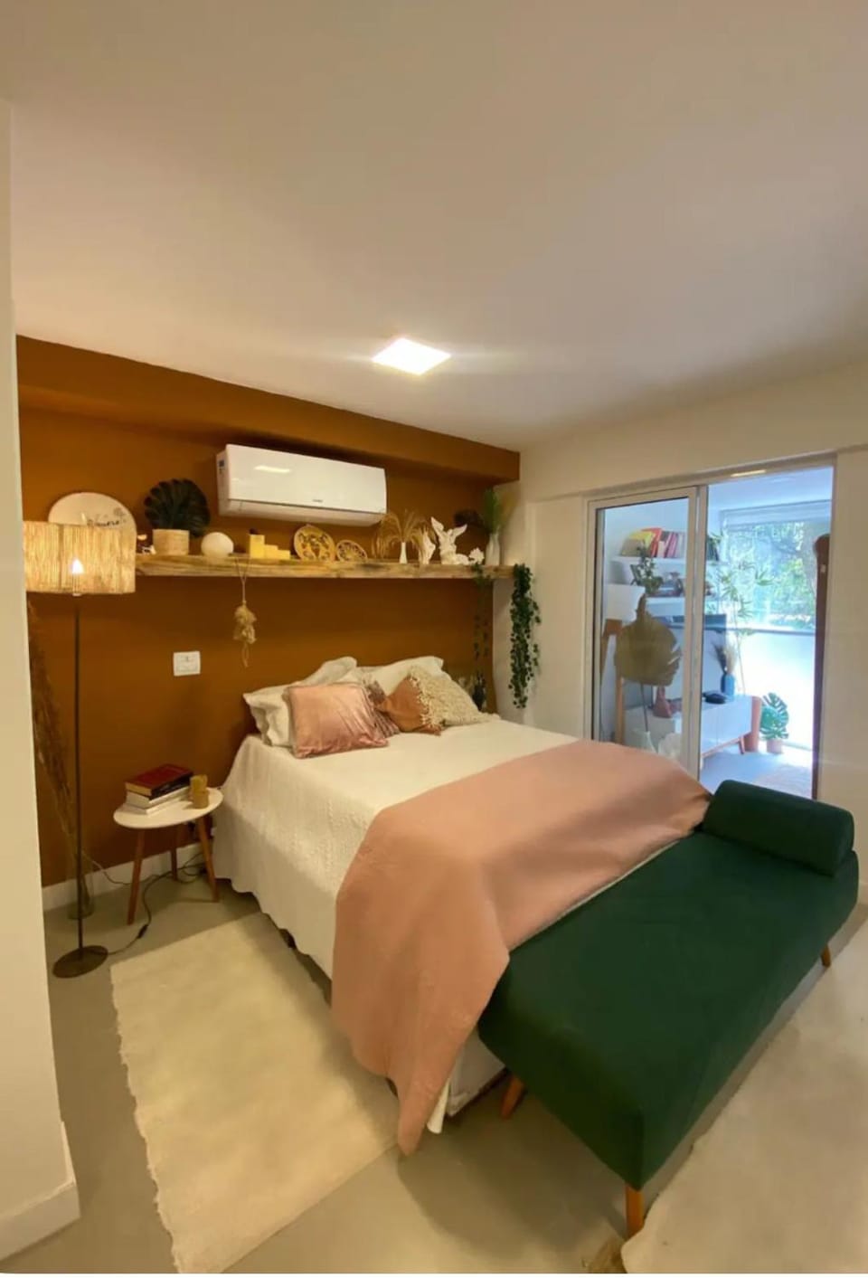 Bed, Photo of the whole room, air conditioner